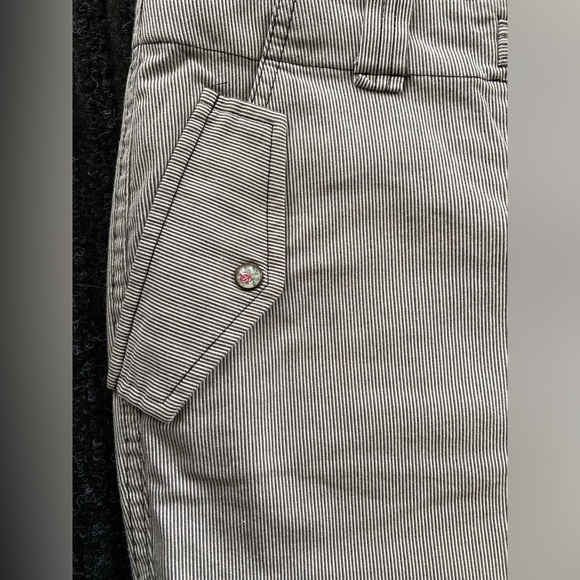 SUPER CUTE Zinc cargo style pant. Small pinstripe. Cute details! - Picture 1 of 16